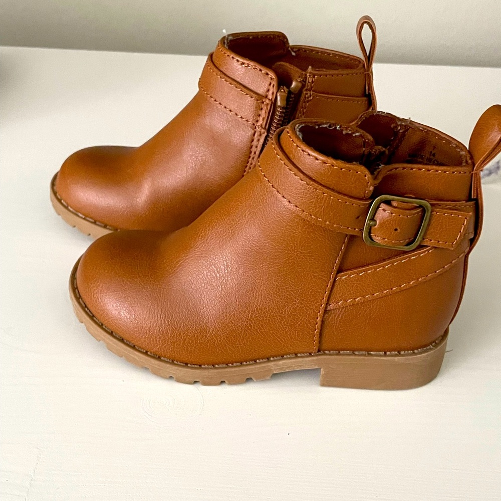 Cutest Old Navy Brown Booties - Size 7C